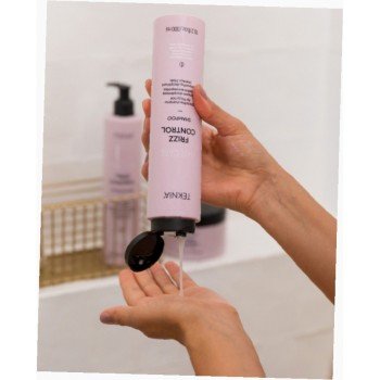 Lakmé Teknia Frizz Control 300Ml Shampoo   (Shampoo) Unisex  